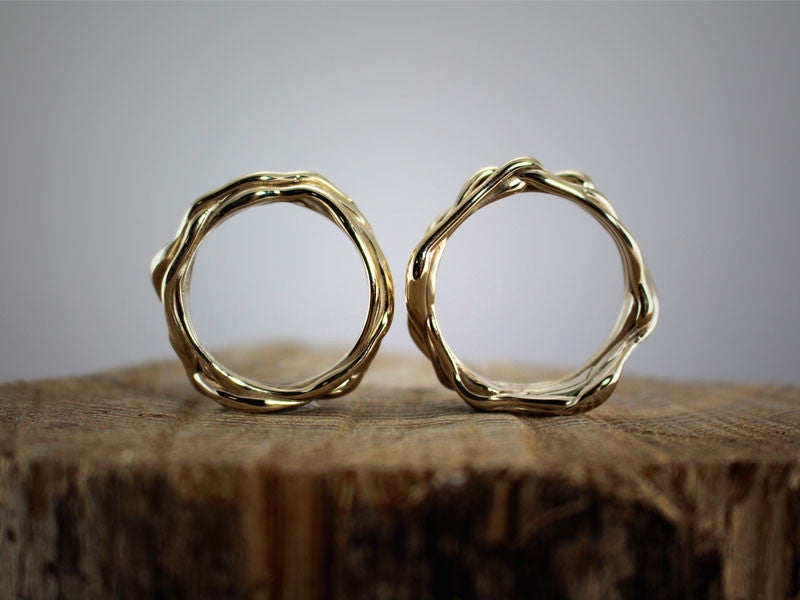 Wedding rings: Intertwined
